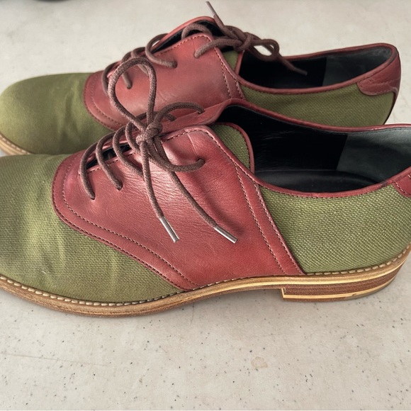 boy. by Band of Outsiders Shoes - Boy. Band of Outsiders Saddle Shoes (Maroon / Green) - EU39